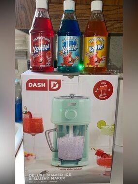 Dash Deluxe Slushie Machine and Flavors